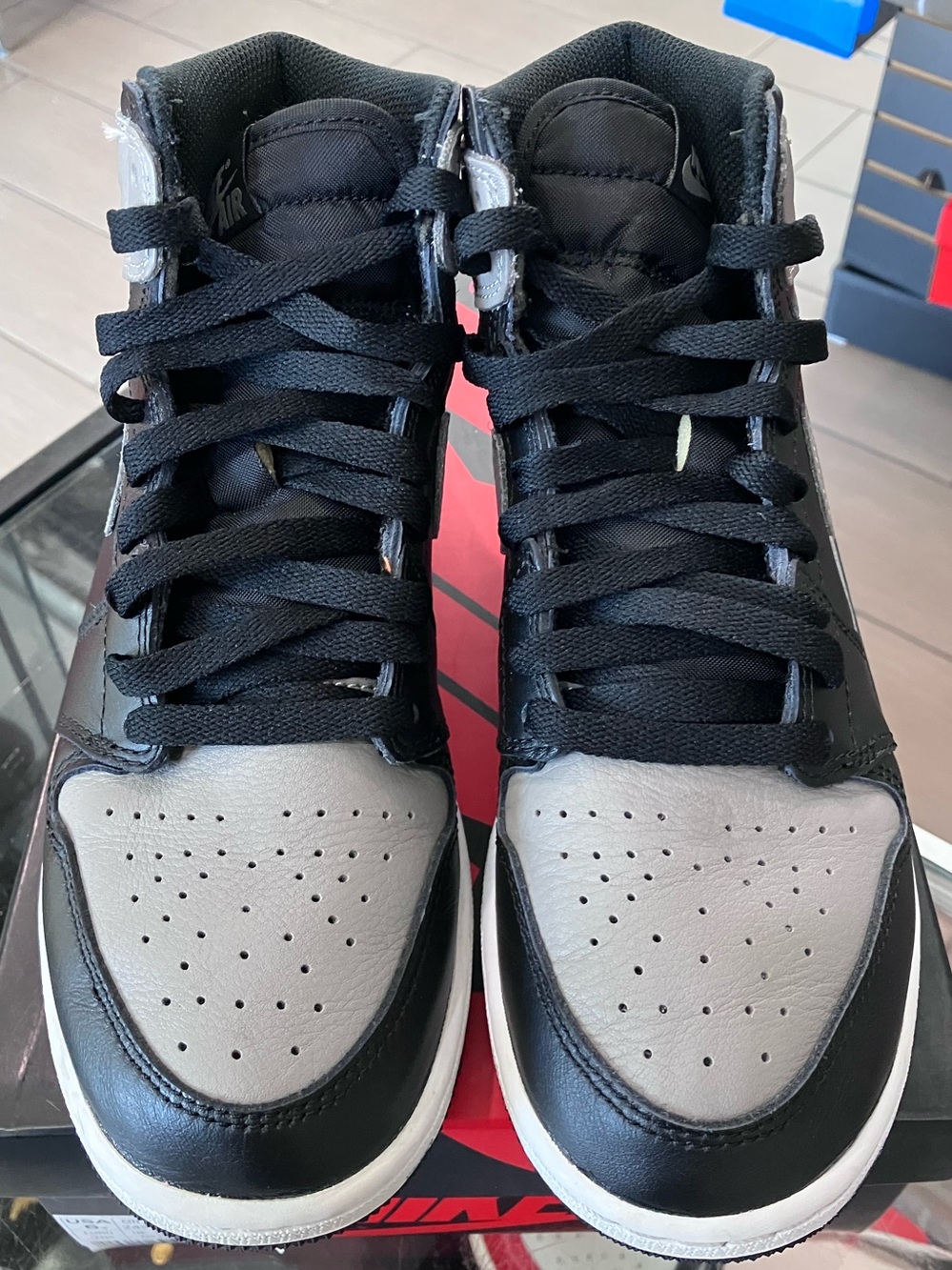 Women’s Air Jordan 1 Retro High Shadow Size 7.5 - Picture 4 of 9